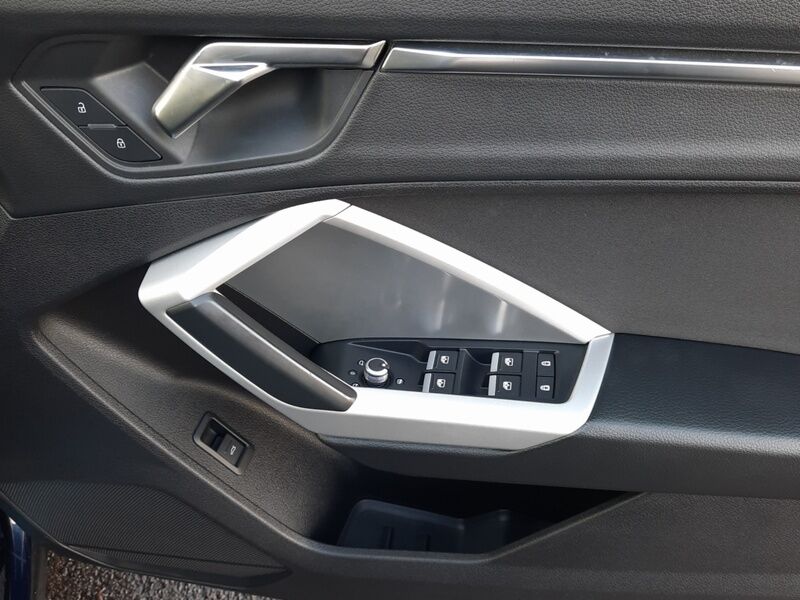 More views of Audi Q3