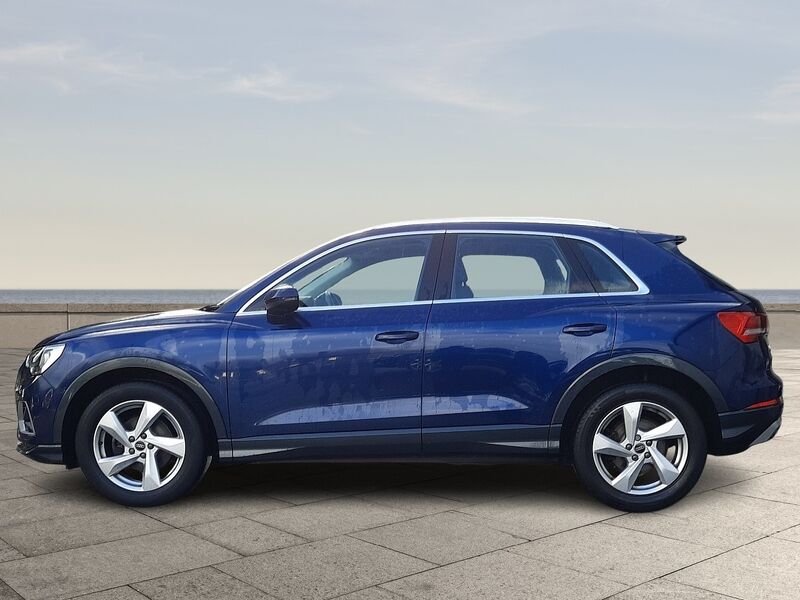 More views of Audi Q3