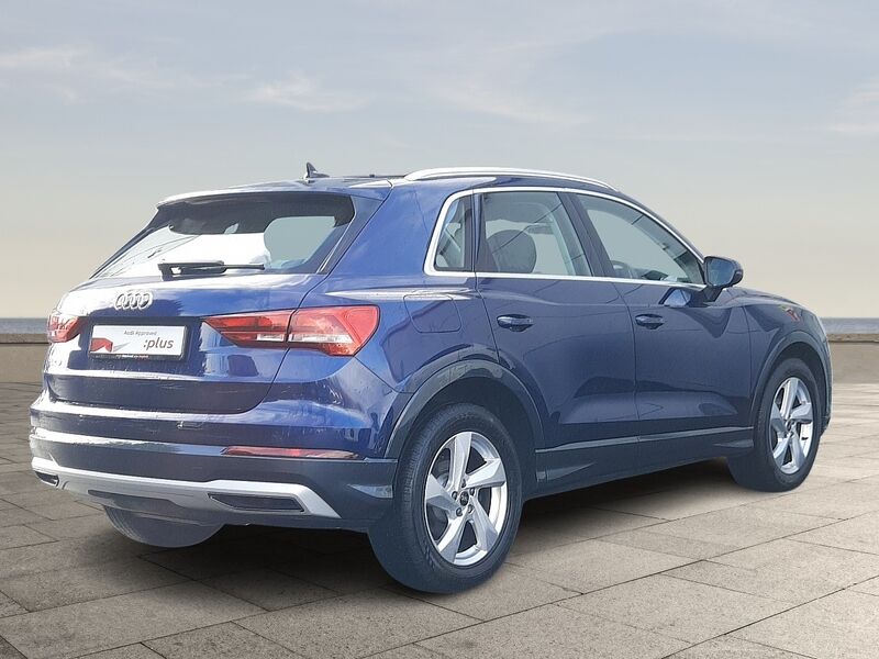 More views of Audi Q3
