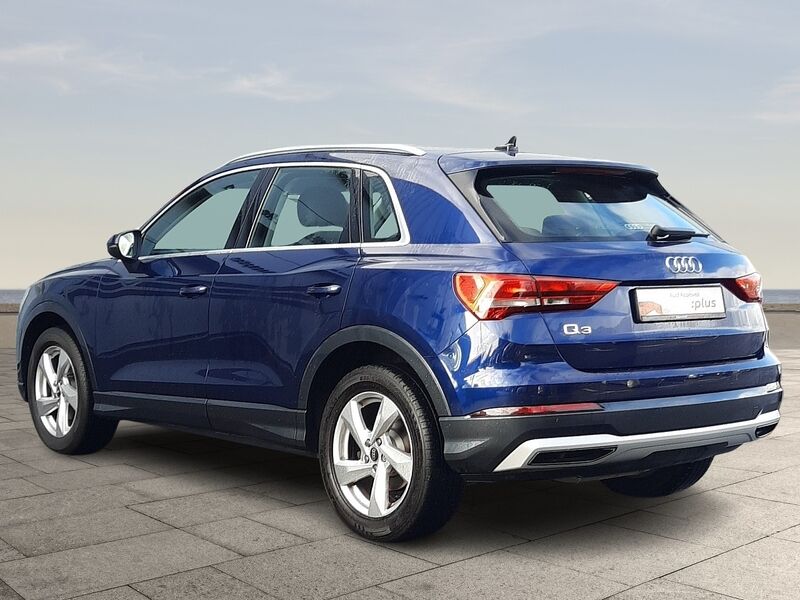More views of Audi Q3