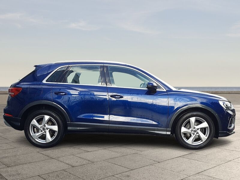 More views of Audi Q3