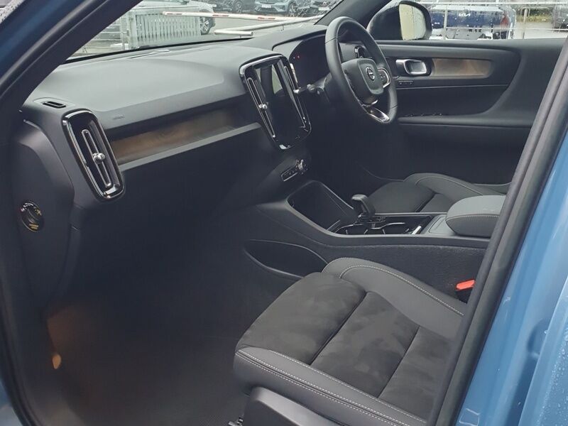 More views of Volvo XC40