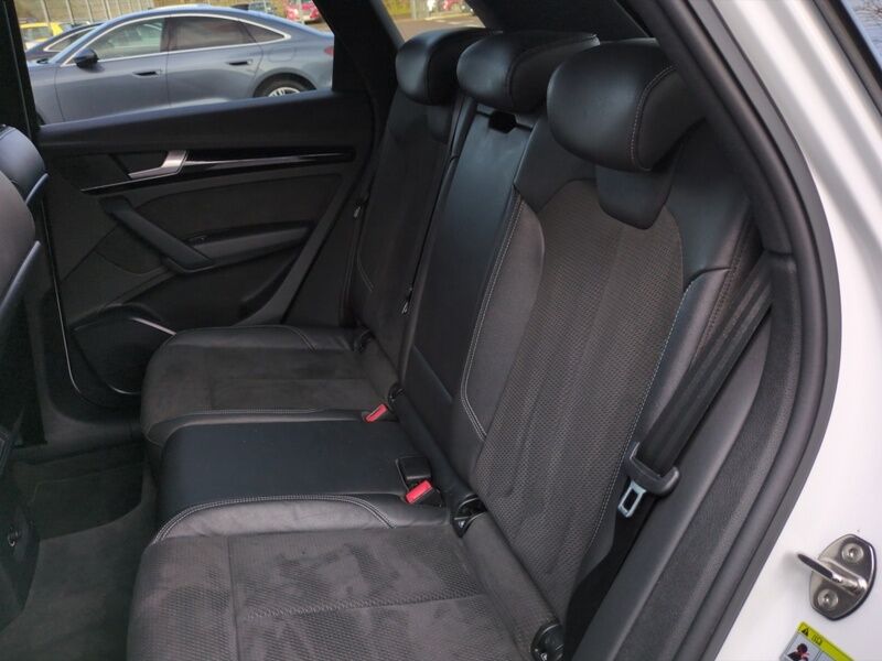 More views of Audi Q5