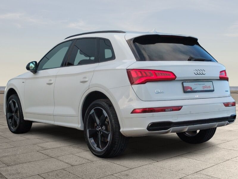 More views of Audi Q5
