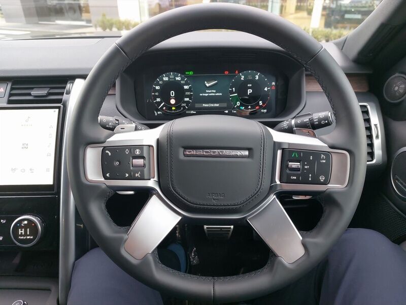 More views of Land Rover Discovery