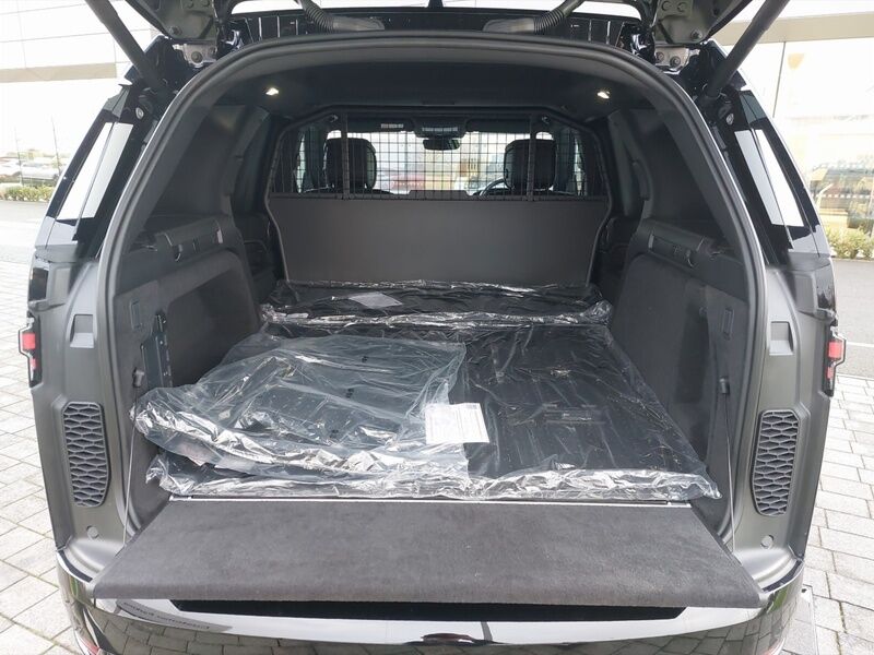 More views of Land Rover Discovery