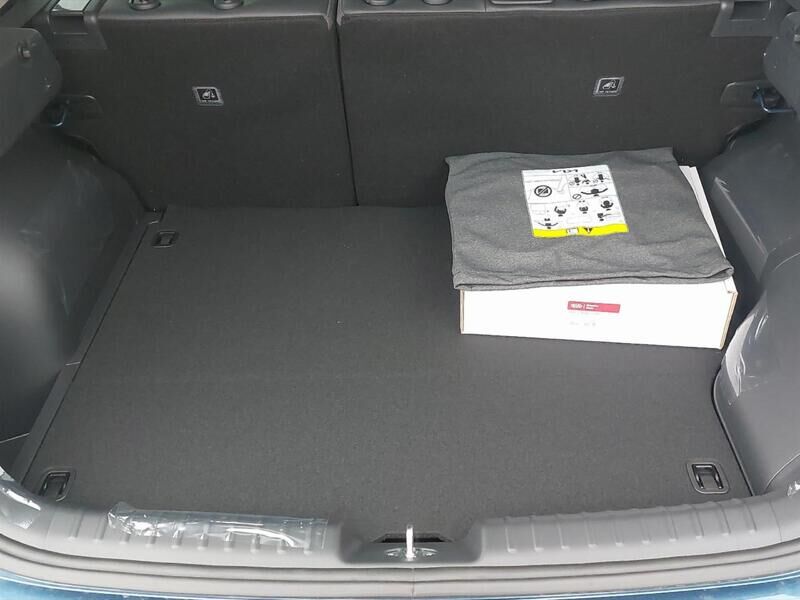 More views of Kia Niro