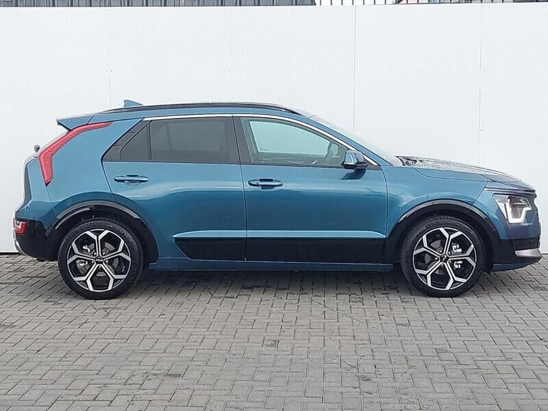 More views of Kia Niro