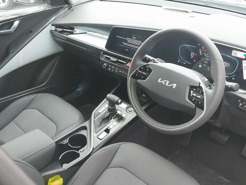 More views of Kia Niro