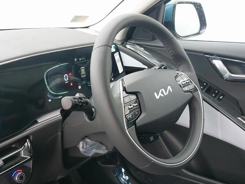More views of Kia Niro