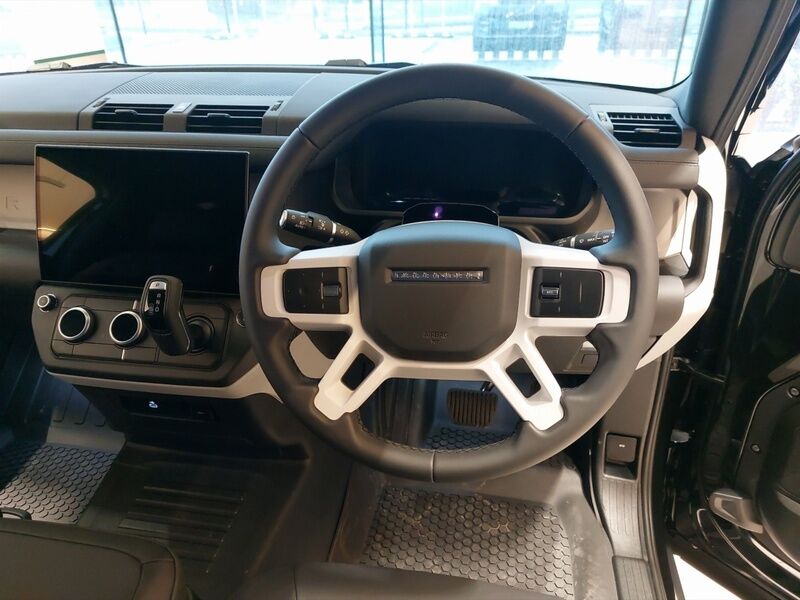 More views of Land Rover Defender