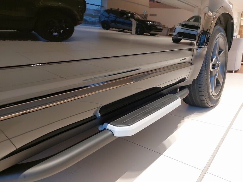 More views of Land Rover Defender