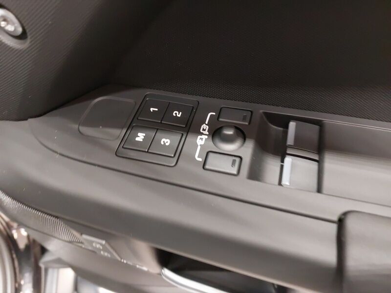 More views of Land Rover Defender