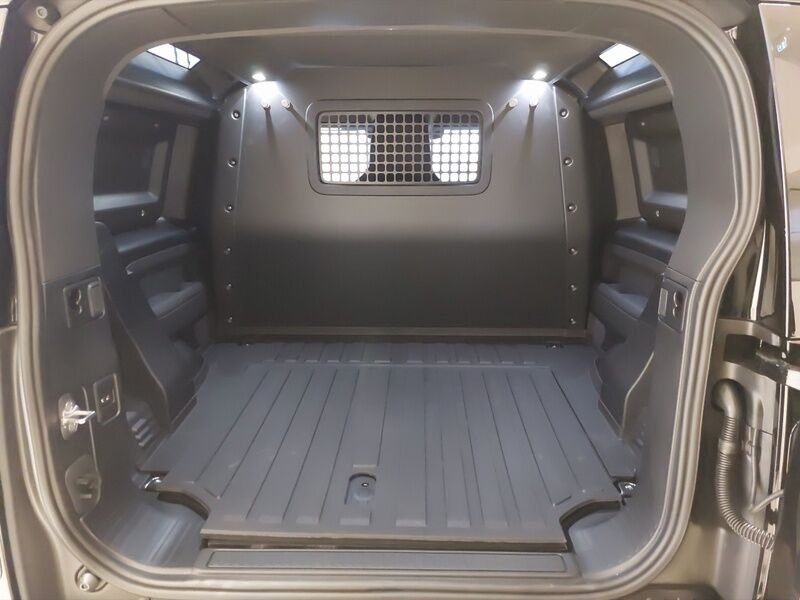 More views of Land Rover Defender