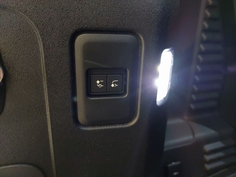 More views of Land Rover Defender