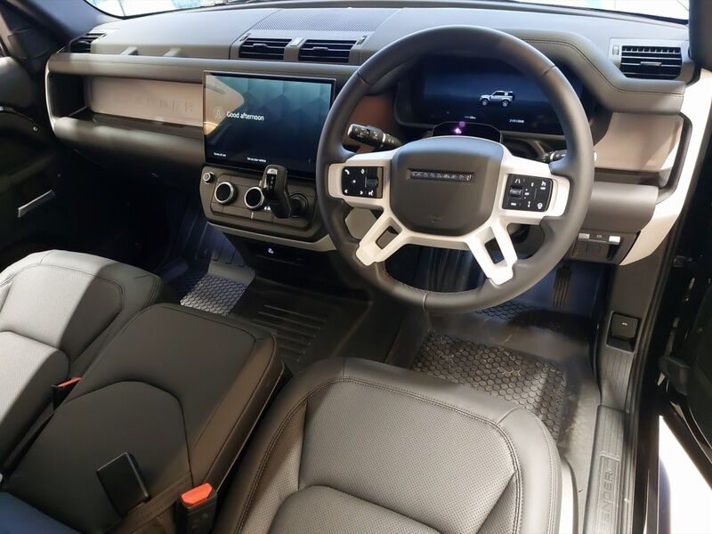 More views of Land Rover Defender