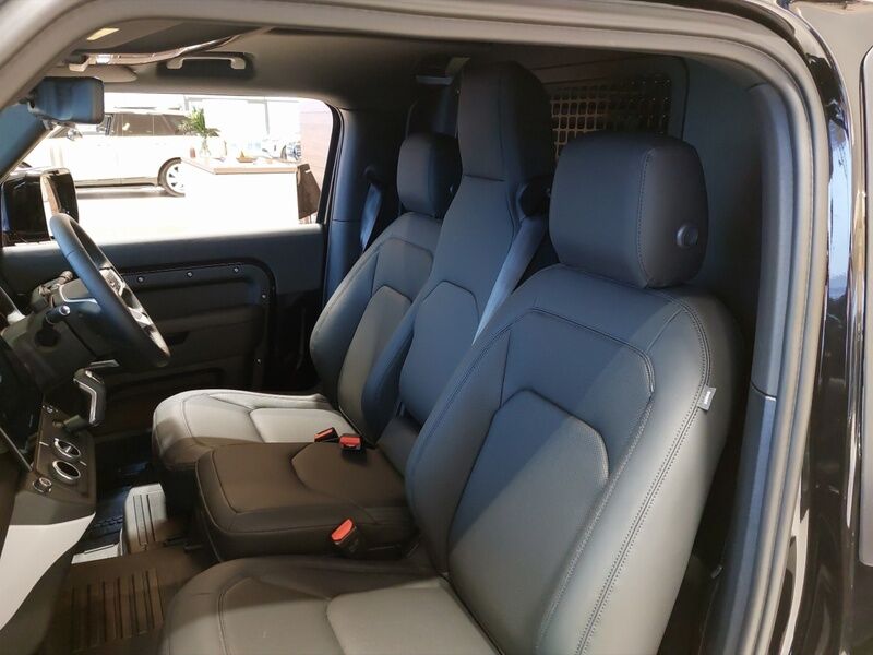 More views of Land Rover Defender