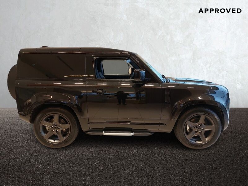 More views of Land Rover Defender