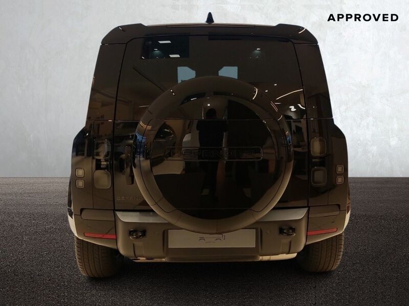 More views of Land Rover Defender