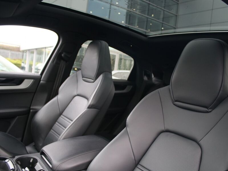 More views of Porsche Cayenne