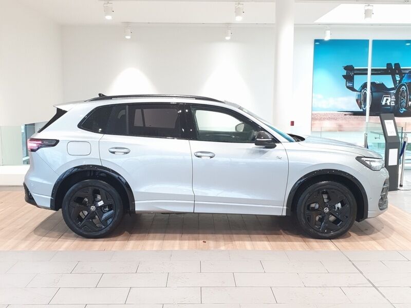 More views of Volkswagen Tiguan