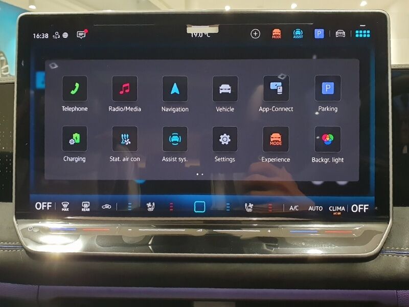 More views of Volkswagen Tiguan