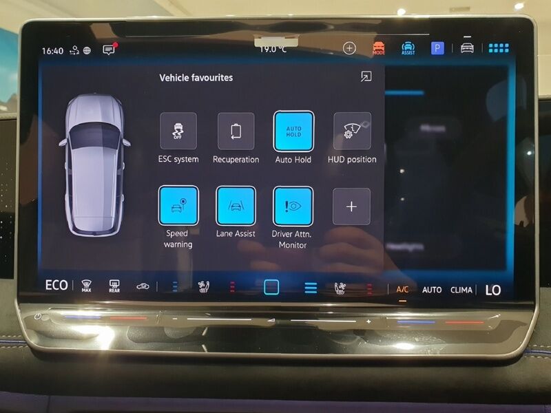 More views of Volkswagen Tiguan