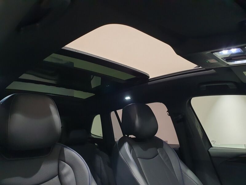 More views of Volkswagen Tiguan