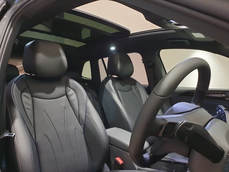 More views of Volkswagen Tiguan