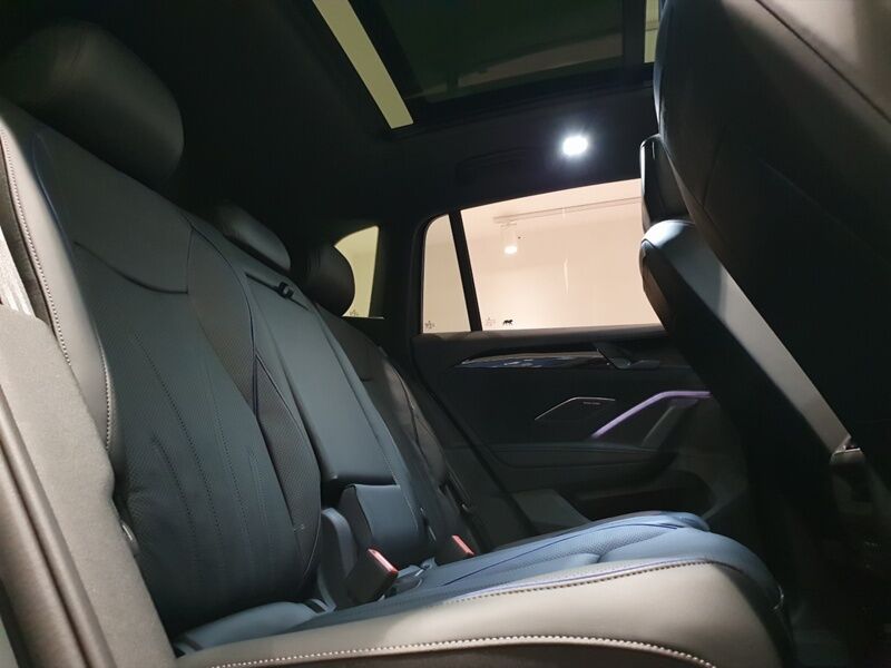 More views of Volkswagen Tiguan