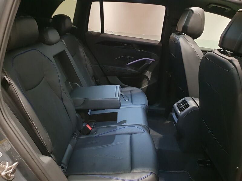 More views of Volkswagen Tiguan