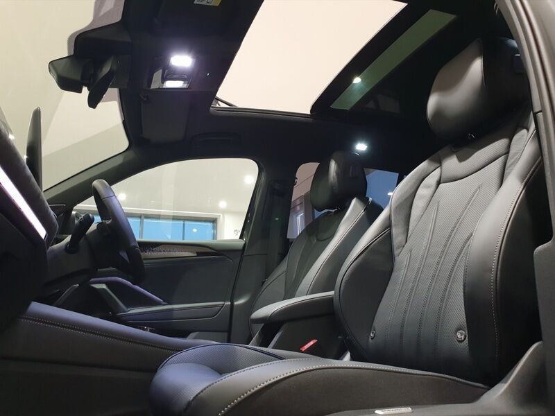 More views of Volkswagen Tiguan