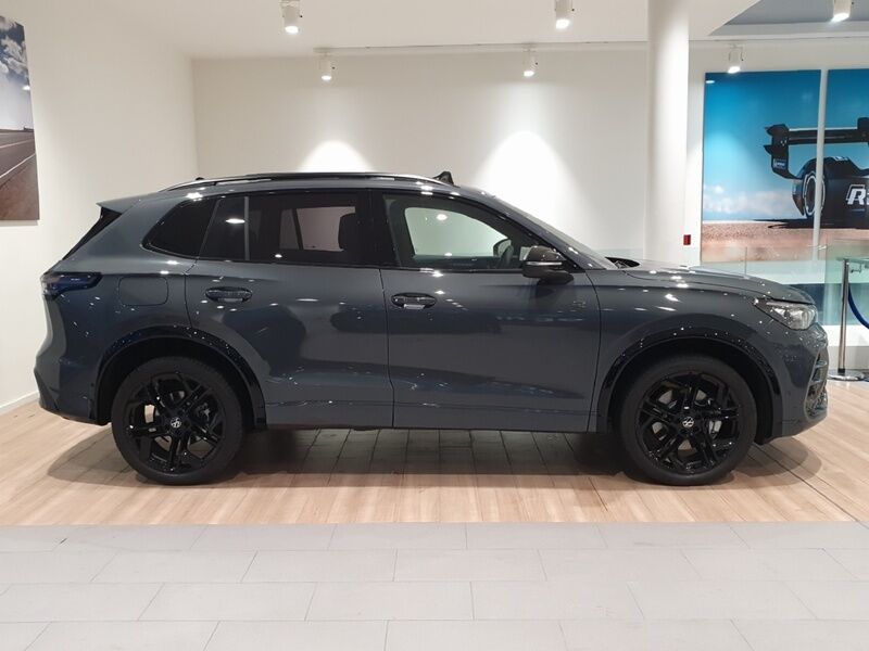 More views of Volkswagen Tiguan