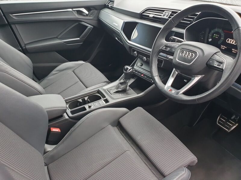 More views of Audi Q3