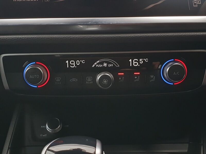 More views of Audi Q3