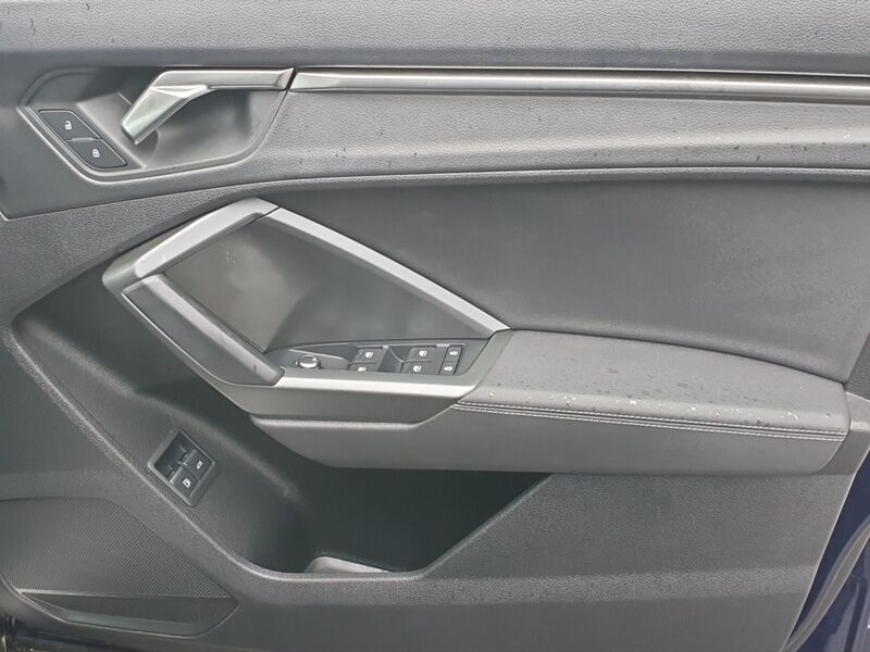 More views of Audi Q3