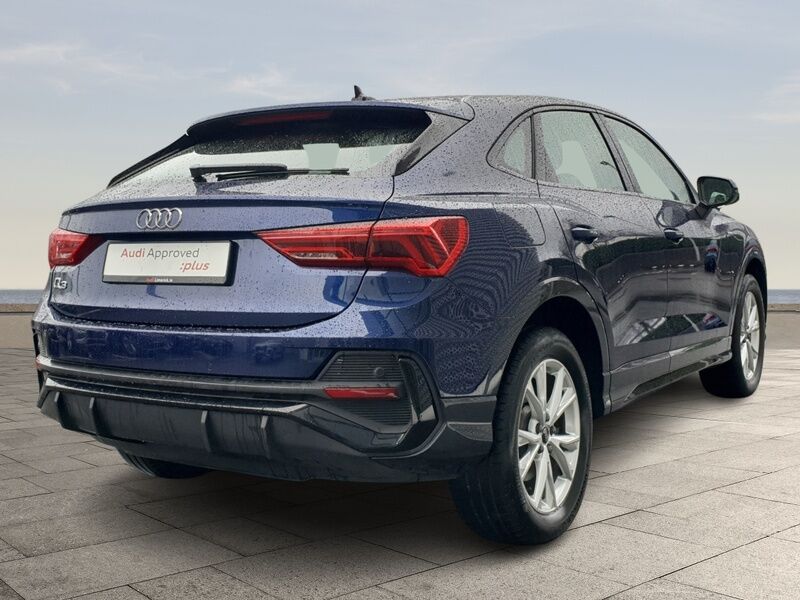 More views of Audi Q3