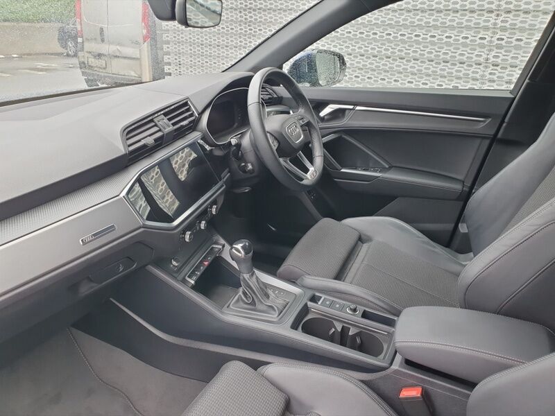 More views of Audi Q3