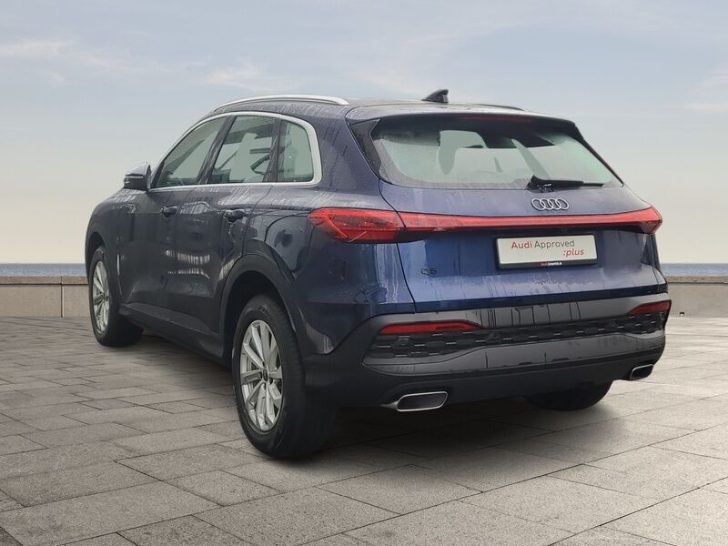 More views of Audi Q5