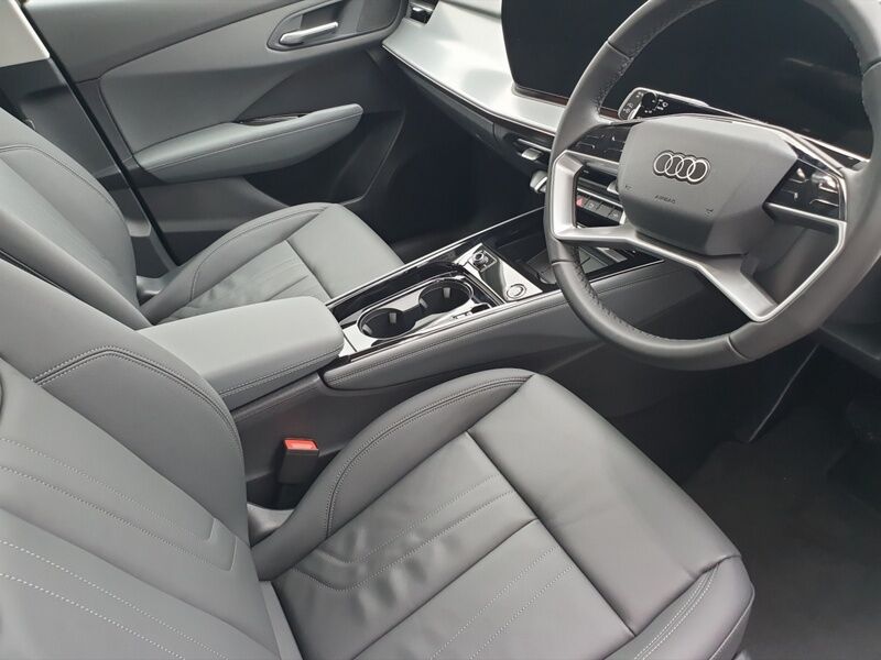 More views of Audi Q3