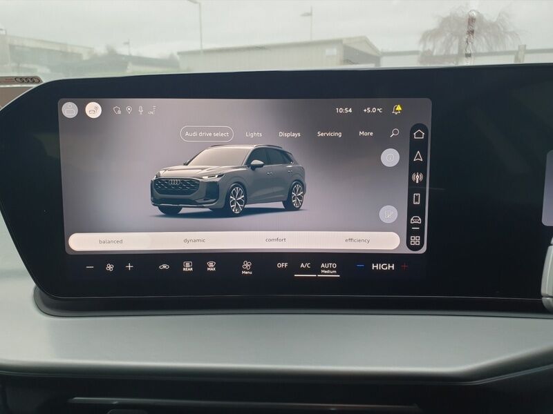 More views of Audi Q3