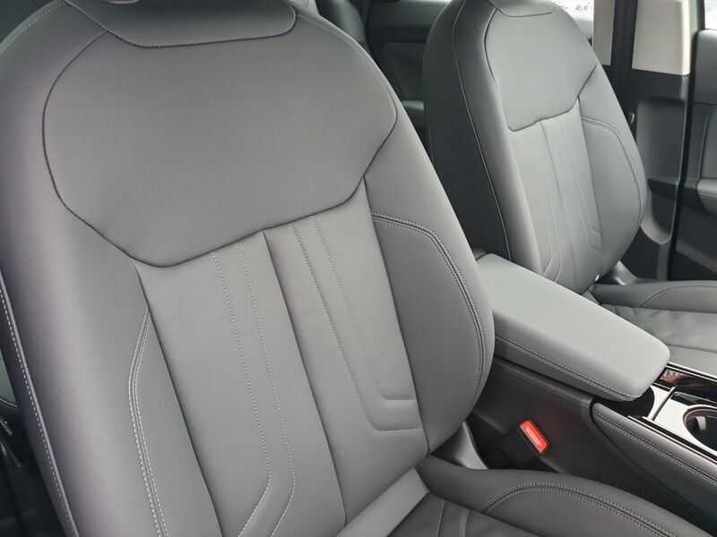 More views of Audi Q3