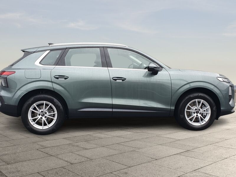 More views of Audi Q3