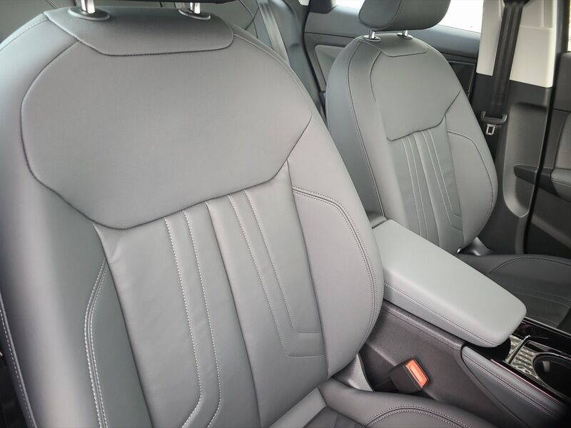 More views of Audi Q3