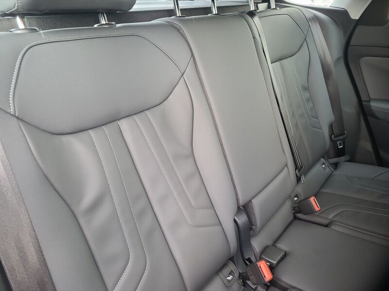 More views of Audi Q3