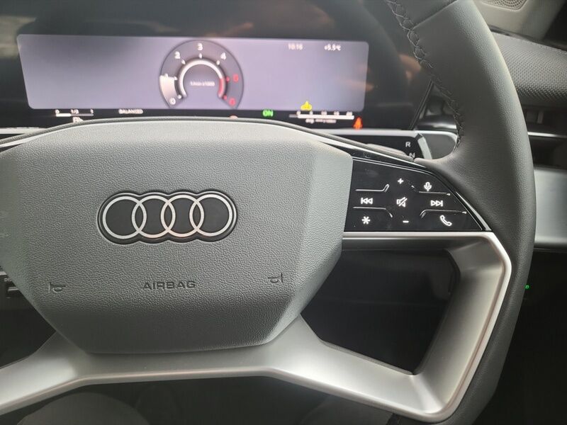 More views of Audi Q3