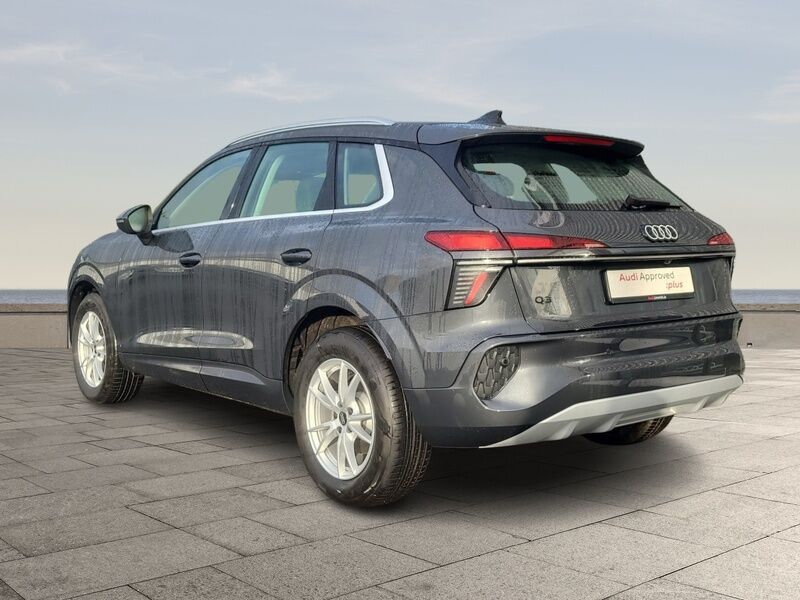 More views of Audi Q3