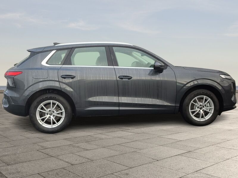 More views of Audi Q3