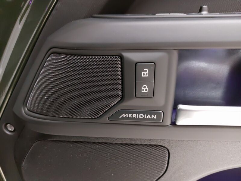 More views of Land Rover Defender