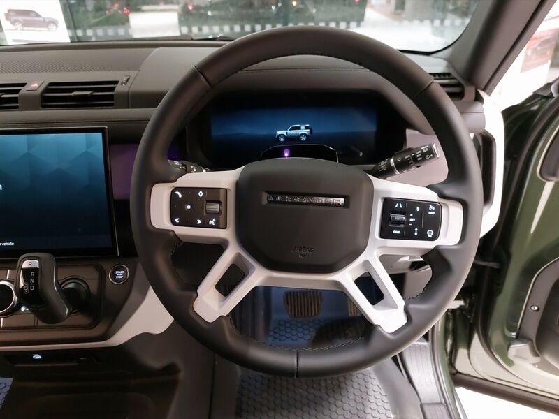 More views of Land Rover Defender